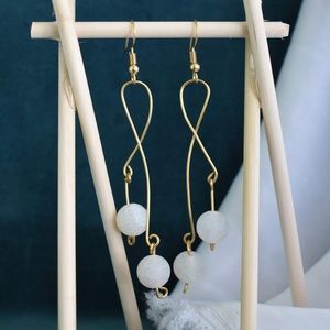 Handcrafted white agate earring